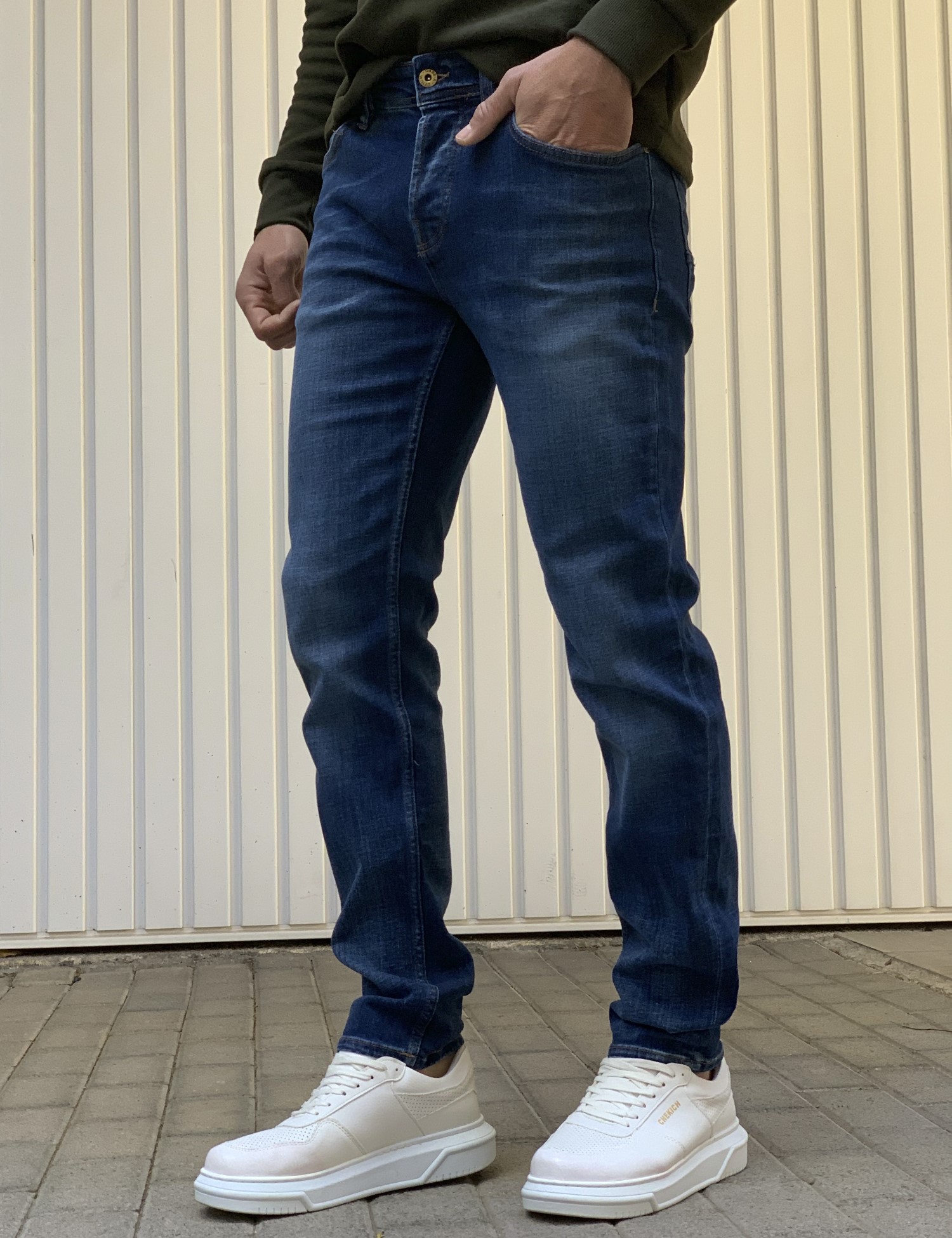 Ανδρικό μπλε τζιν παντελόνι με ξέβαμμα GB5003